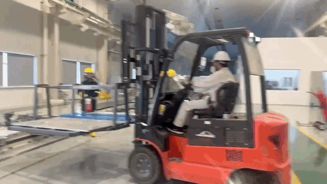 安全相伴 不负当“夏”丨广州检验中心开展高温慰问暨安全生产大检查活动10.gif