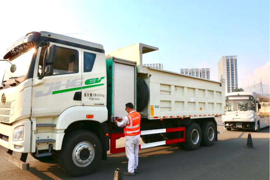 青安岗 青担当|安全生产标兵特辑：奉献致青春 向榜样看齐！3.png