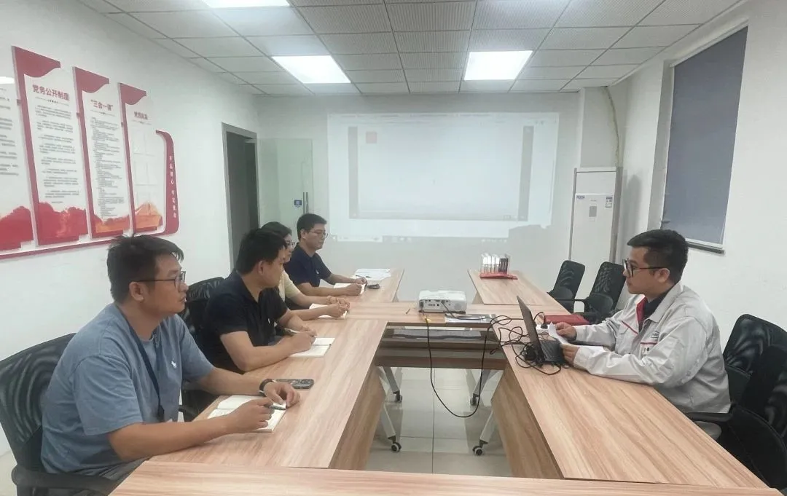 忆初心 强党性 | 整车及飞行汽车党支部开展学习教育集中研讨暨党员集体过“政治生日”主题党日活动1.png