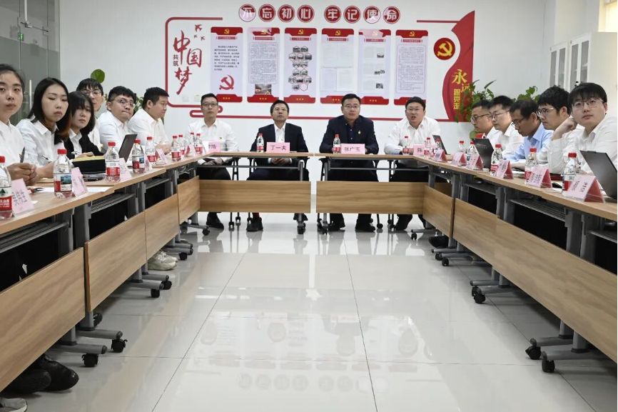 广州检验中心电磁兼容党支部联合新能源检验中心电磁兼容党支部、中汽零部件广州分公司党支部开展党建交流活动 1.png